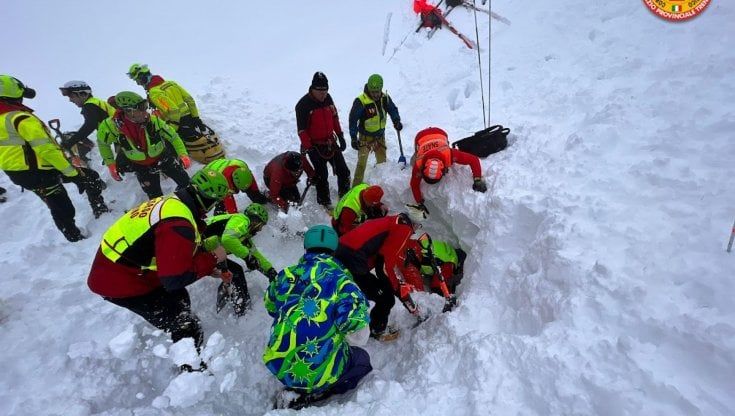 Valanga in Val di Fassa: due scialpinisti travolti, uno è grave