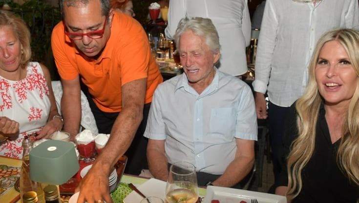 Taormina, cena a base di pesce per Michael Douglas