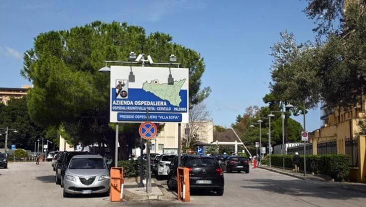 Anziana investita in via del Fervore, è gravissima a Villa Sofia