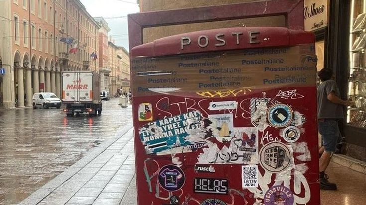 Buchette rosse delle lettere addio: arrivano le smart box. “Ormai la corrispondenza è digitale”