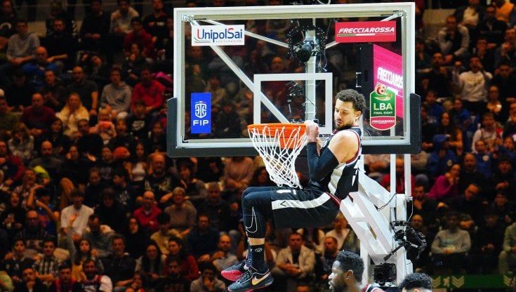 La Virtus affoga nella Coppa dei rimpianti, la Fortitudo continua a svegliarsi tardi: 5 tondo alla domenica nera di Basket City