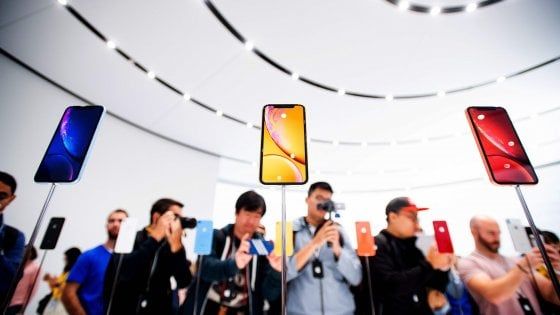 A tu per tu con i nuovi iPhone XS, XR e Watch Series 4: Apple cala gli assi d’oro di Natale