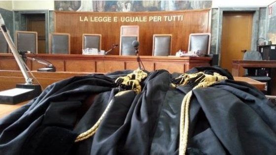 La condanna a un giornalista, il copia e incolla della sentenza facsimile e il maxi risarcimento danni