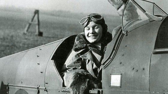 L'altra met&agrave;<br />del cielo, <br />l'emancipazione<br />&egrave; un volo
