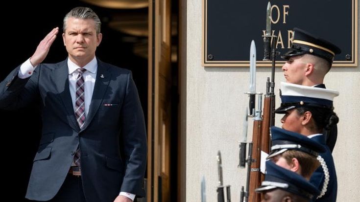 Crimini di guerra e abuso di potere, i dem Usa chiedono l’impeachment per Hegseth