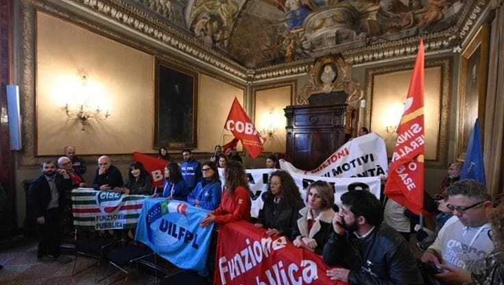 Comune, bilancio a tariffe invariate. Ma è rottura coi sindacati