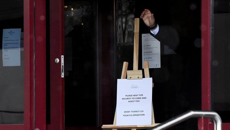 L’Irlanda mette l’Italia in lista nera Covid, protestano ambasciatore e connazionali: “Un salasso ingiusto”