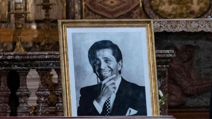 Funerali di Valentino, da Mozart a Umberto Bindi: la playlist dell’ultimo viaggio