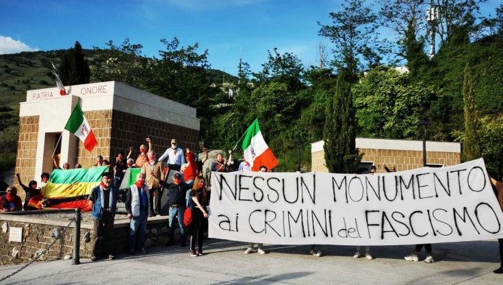 Affile, imbrattato il Monumento a Graziani. L'Anpi: "Fu l'uomo delle carneficine. Ma non siamo stati noi a vandalizzarlo"