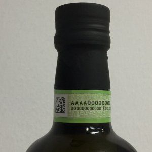 Olio, la battaglia dei 'piccoli' per la qualità: arriva il contrassegno per l'extravergine 100% italiano