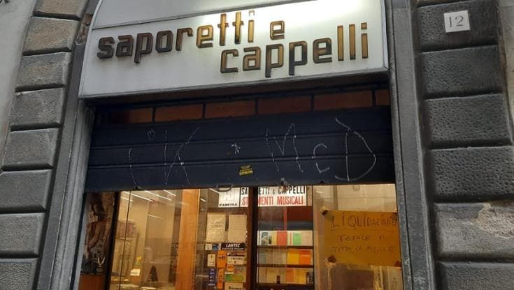 Dopo 120 anni di attività chiude Saporetti e Cappelli, lo storico negozio di strumenti musicali