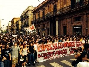 Corteo degli studenti, traffico in tilt<br />si apre la stagione delle proteste