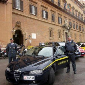 Spese pazze all'Ars, 35 parlamentari accusati di peculato