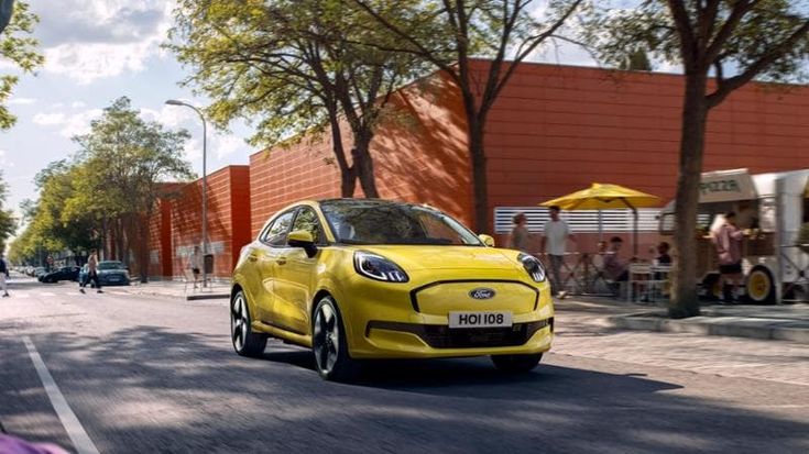 Ford, anche la Puma diventa elettrica con un’autonomia di oltre 370 chilometri