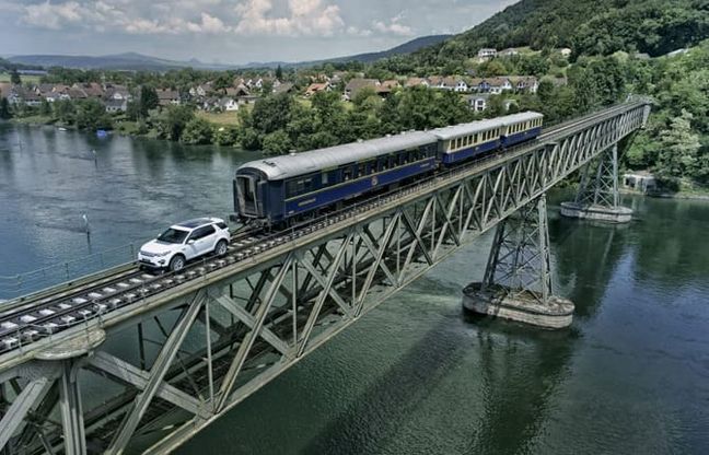 Land Rover, un treno di potenza…