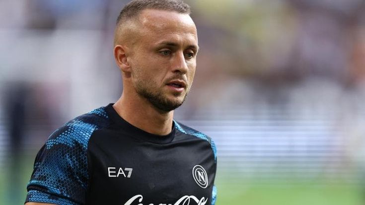 Ansia per Lobotka, oggi nuovi esami dopo l’infortunio con la Slovacchia. Contro l’Empoli chance per Gilmour