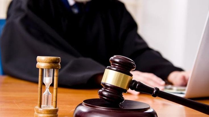 Siena, atti sessuali con la figlia: padre condannato a sette anni di carcere