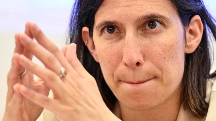 Barricate per il salario minimo, l’opposizione frena il blitz della Destra