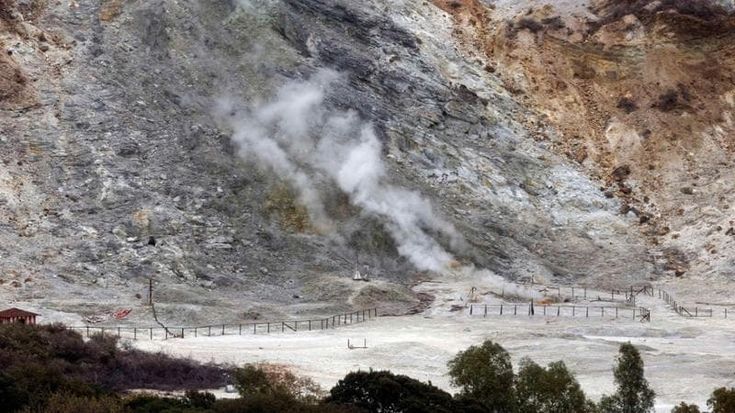 Anidride carbonica ai Campi Flegrei, il prefetto: “L’attenzione resta alta”