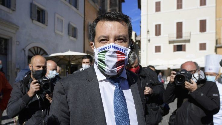 Covid, Salvini: "Il lockdown? Se necessario è giusto". Ma poi: "Chiusura totale? Un disastro"