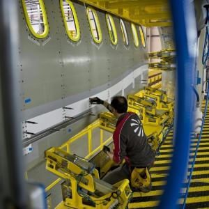 Istat: recupera la produzione industriale con il boom delle auto