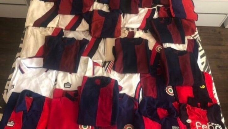 La passione rossoblù dell'avvocato collezionista: "Le mie 70 maglie degli anni in cui il Bologna ci rendeva felici”