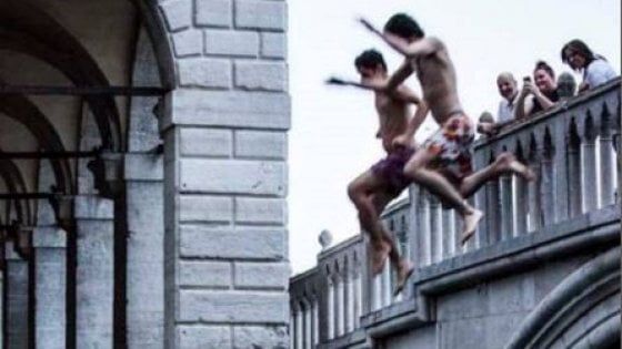 Venezia e il turismo cafone, le proposte di Zaia: "Daspo a chi sporca e arrivi su prenotazione"