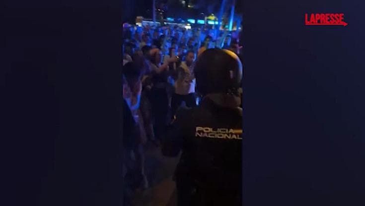 Madrid, tensioni durante la protesta per il diritto all'alloggio: scontri con la polizia