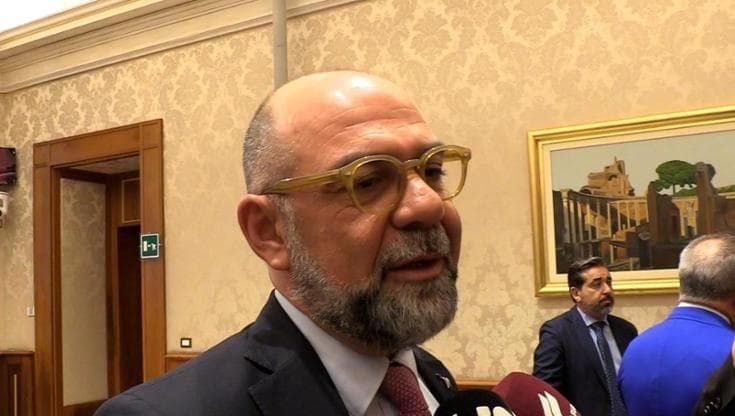 Medicina, via libera al ddl che cancella il test di ingresso: "Valutazione dopo sei mesi di università"