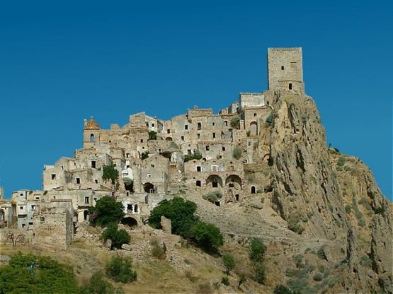 Dalla vita all'abbandono: il destino delle città fantasma