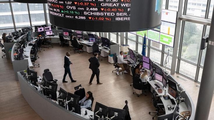 Le Borse di oggi, 30 settembre. Volano i listini cinesi con i nuovi stimoli. Lagarde: “Fusioni bancarie transfrontaliere sono auspicabili”