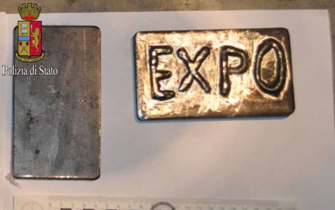 Milano, sui panetti hashish spunta la scritta 'Expo'
