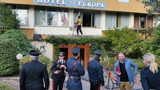 Rivarolo, profugo ferisce a colpi di pietra un mediatore culturale: "Non voglio essere trasferito" 