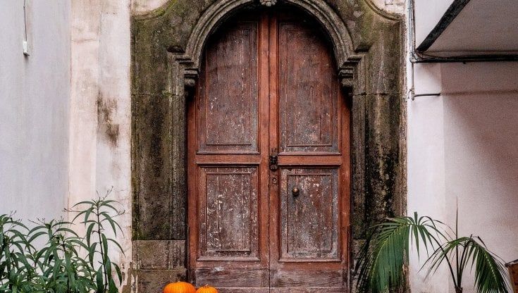 I portoni di Napoli, gli scatti di Flegrea Photo alla Mostra d'Oltremare