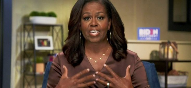 Michelle Obama scalda i democratici:  “Se voi pensate che le cose non possono peggiorare, credetemi, possono”. 