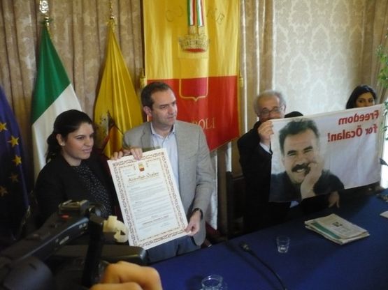 Ocalan cittadino onorario di Napoli