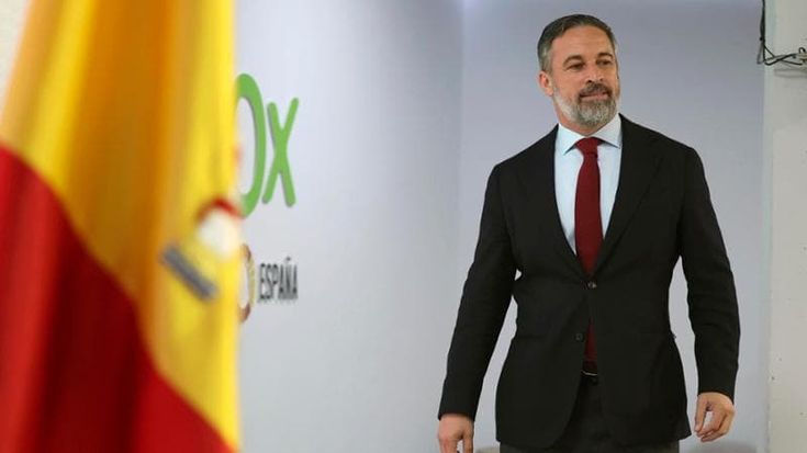 Postfranchisti e ultradestra, l’alleanza tra Pp e Vox già si prepara al governo in Spagna