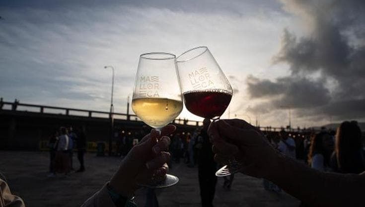Se il vino perde il piacere della convivialità il povero Bacco balla da solo