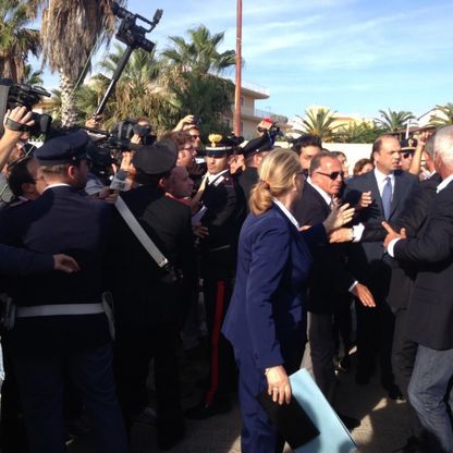 Agrigento, Alfano contestato: "Bossi-Fini legge di assassini"