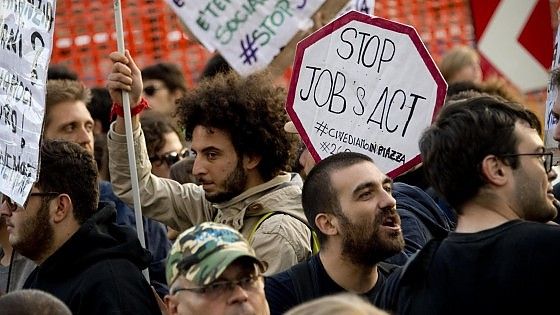 Disoccupazione su al 12,6%, scende quella giovanile