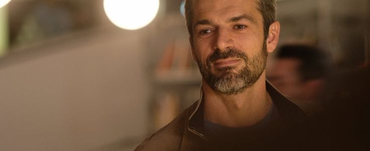 Luca Argentero, il medico che lotta per gli altri e per se stesso: "Tutti vorremmo qualcuno così accanto"