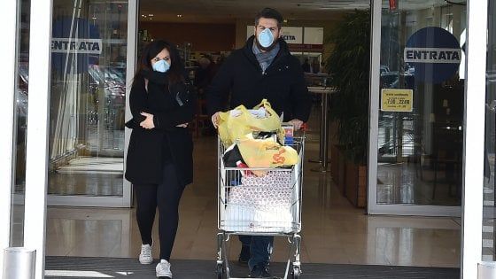 Coronavirus, per i supermarket nel Lazio chiusura anticipata alle 19 e domenica orario dimezzato 