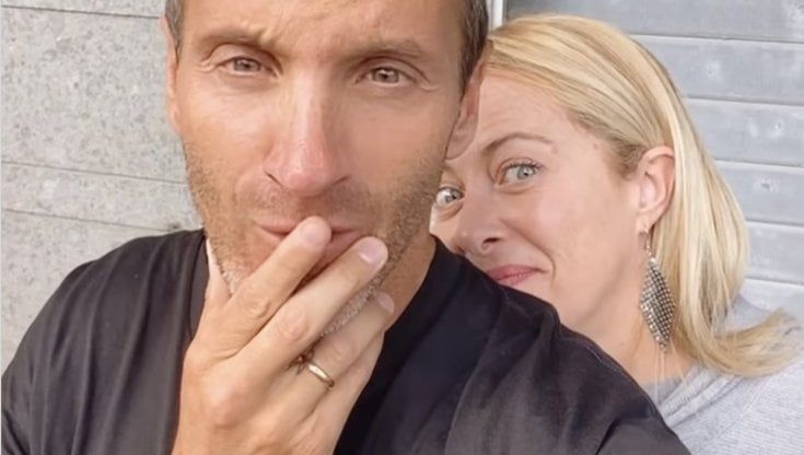 Giorgia Meloni festeggia la vittoria in palestra: il personal trainer è lo stesso di Totti