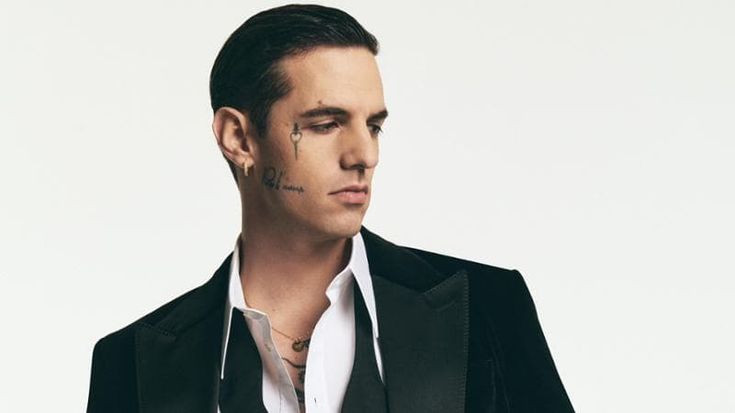 Elodie e Achille Lauro a Sanremo 2025, il testo della cover “A mano a mano”