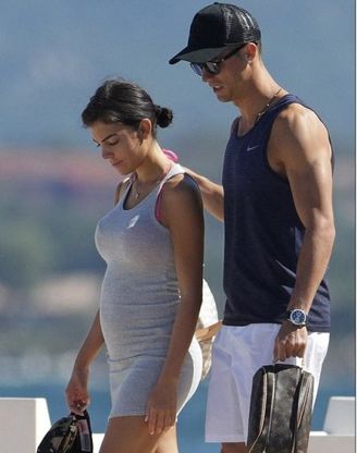 Cristiano Ronaldo di nuovo padre: nati i due gemelli Eva e Matteo