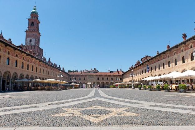 Tappa a Vigevano: comunità da riscoprire nel cuore della Lomellina