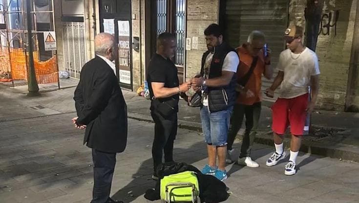De Luca sindaco sceriffo: controlla con vigili sacchetti differenziata e chi rovista nei rifiuti