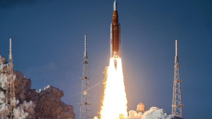 Artemis II è decollata. Quattro astronauti in rotta verso la Luna