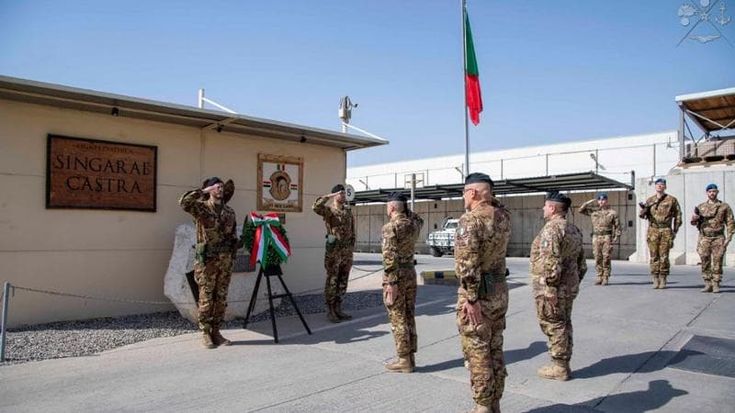 Erbil, droni colpiscono la base degli italiani. Tajani: “Spostati nel bunker, stanno bene”