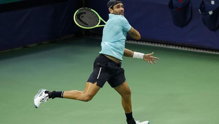 Delusione Berrettini, eliminato da Navone: si fa rimontare e cede in 4 set. Alcaraz avanti con Faria